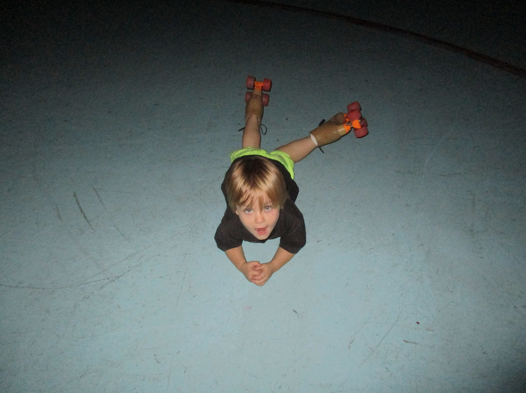 Epic Skate Rink-堤维德岬必去景点