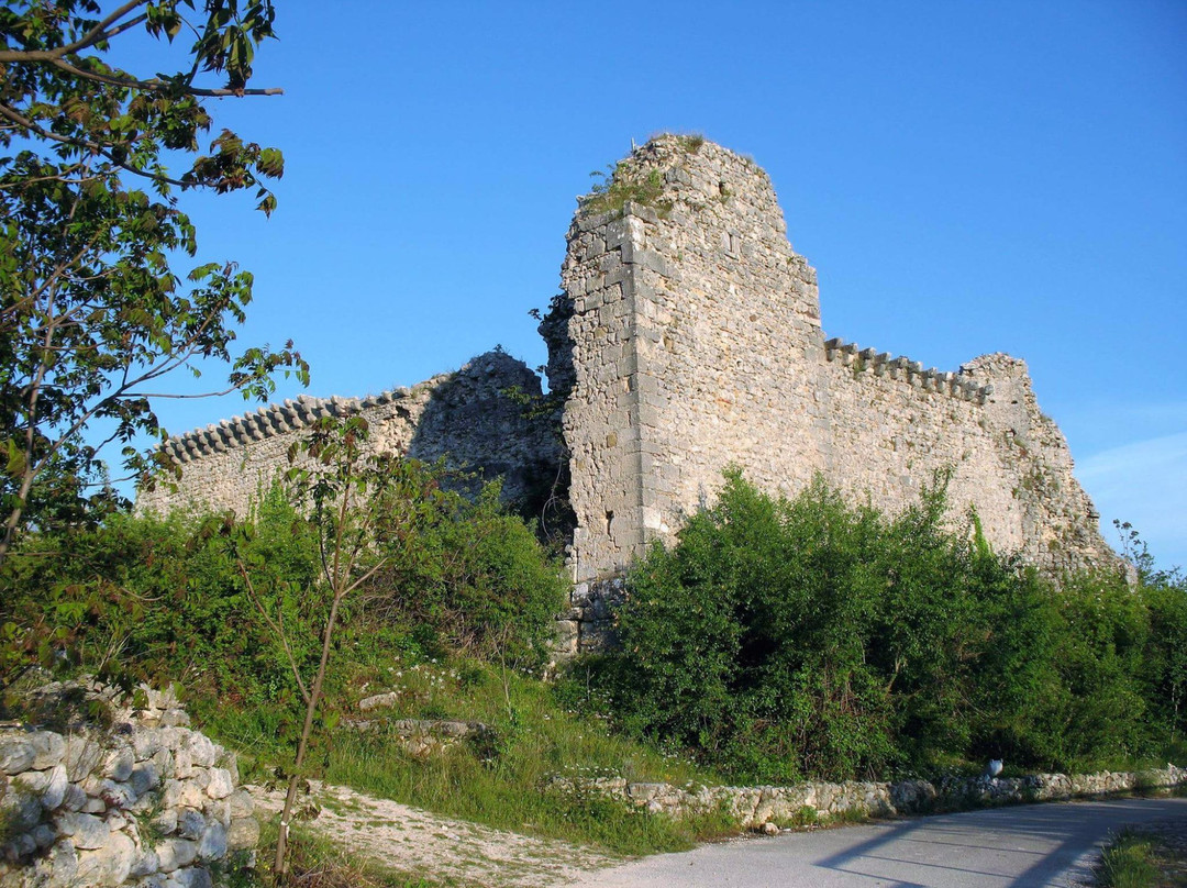 Castello di Alba Fucens景点图片