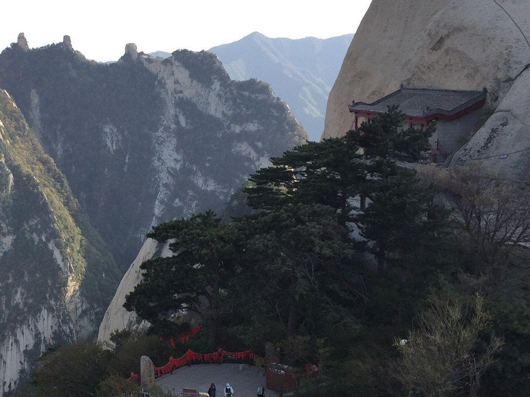 华山东峰饭店主图