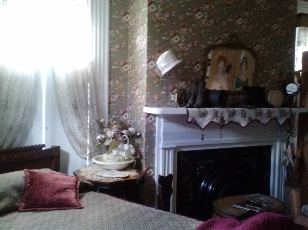 Azalea Manor Bed and Breakfast主图