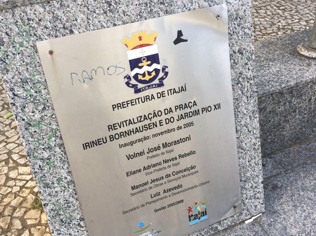 Praca Irineu Bornhausen-Itajai必去景点