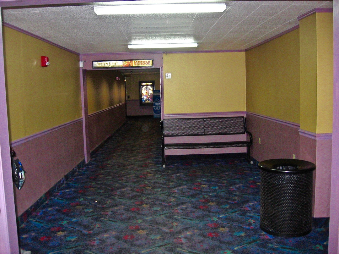 Regal Ua Cinema 90-Lake City必去景点