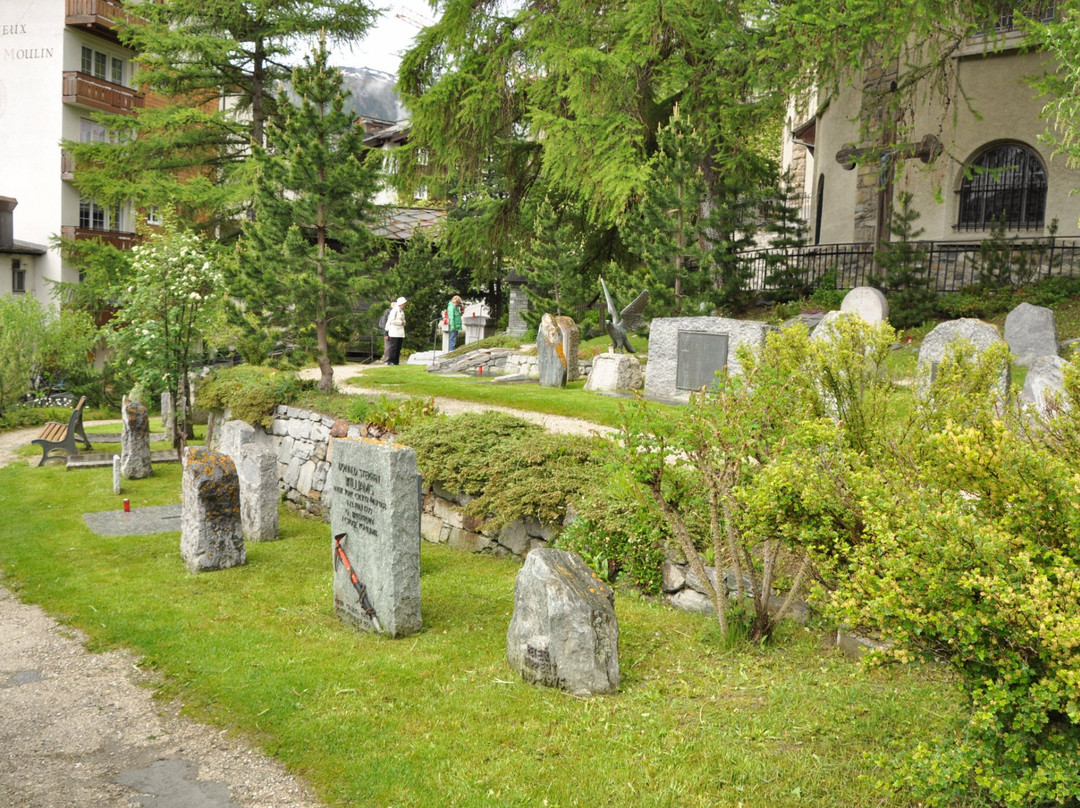 Mountaineers' Cemetery景点图片