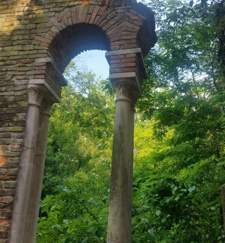 Castelletto e Grotte del Belvedere-米兰诺必去景点