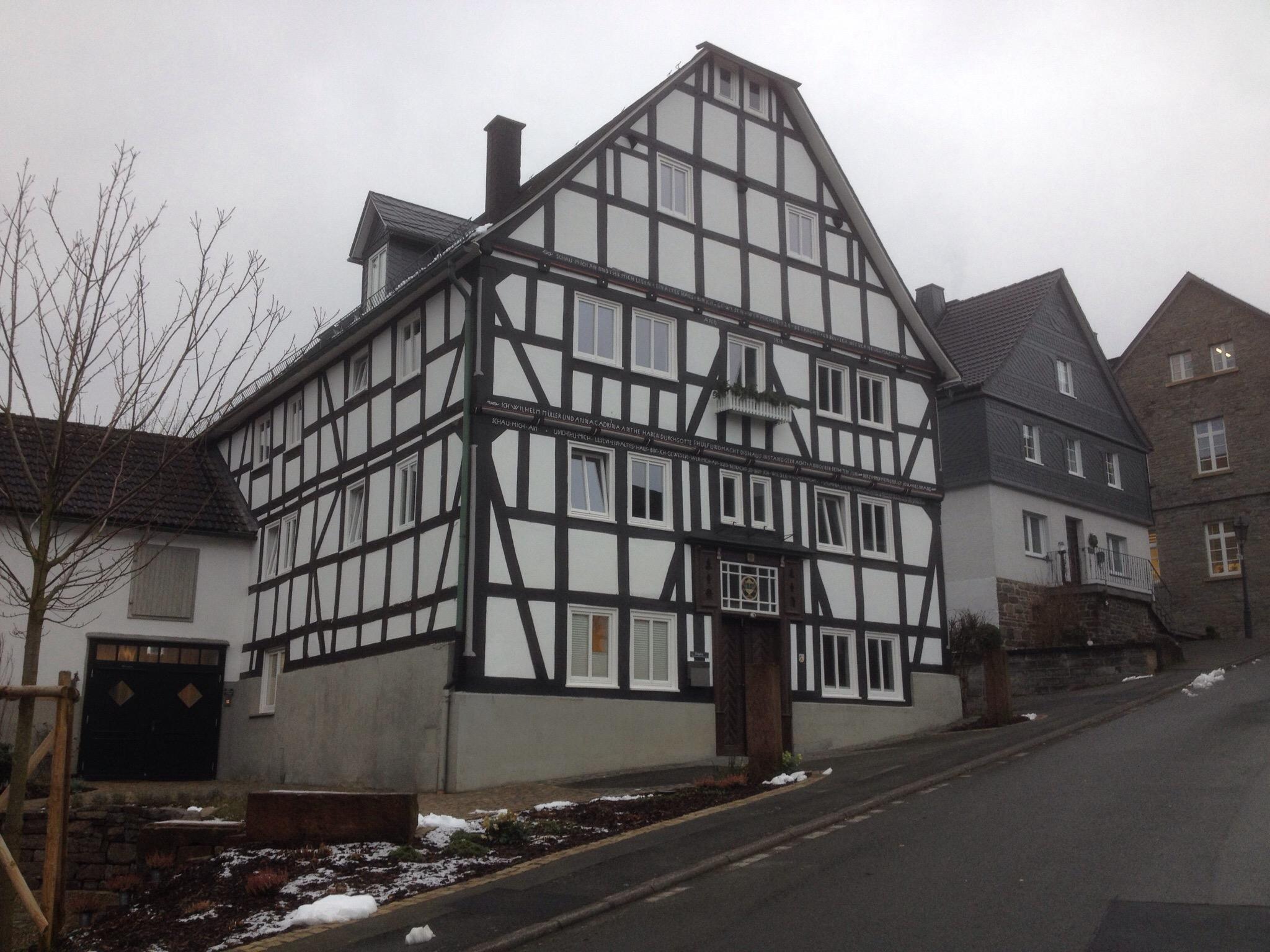 Hof Hallenberg-官方