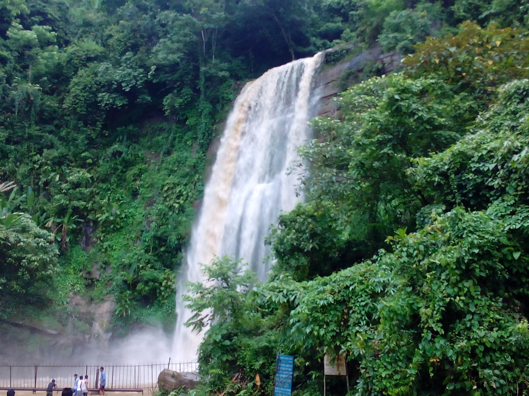 Madhabkunda Waterfall景点图片