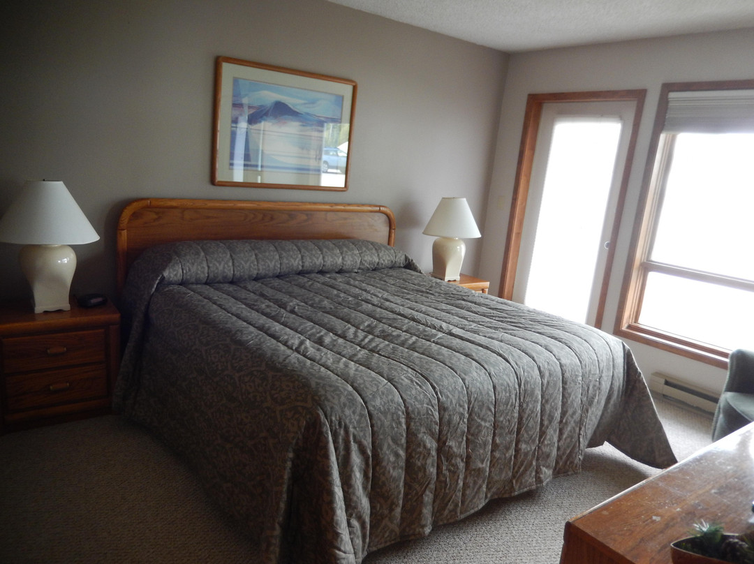 Bluegreen Lake Condominiums at Big Sky