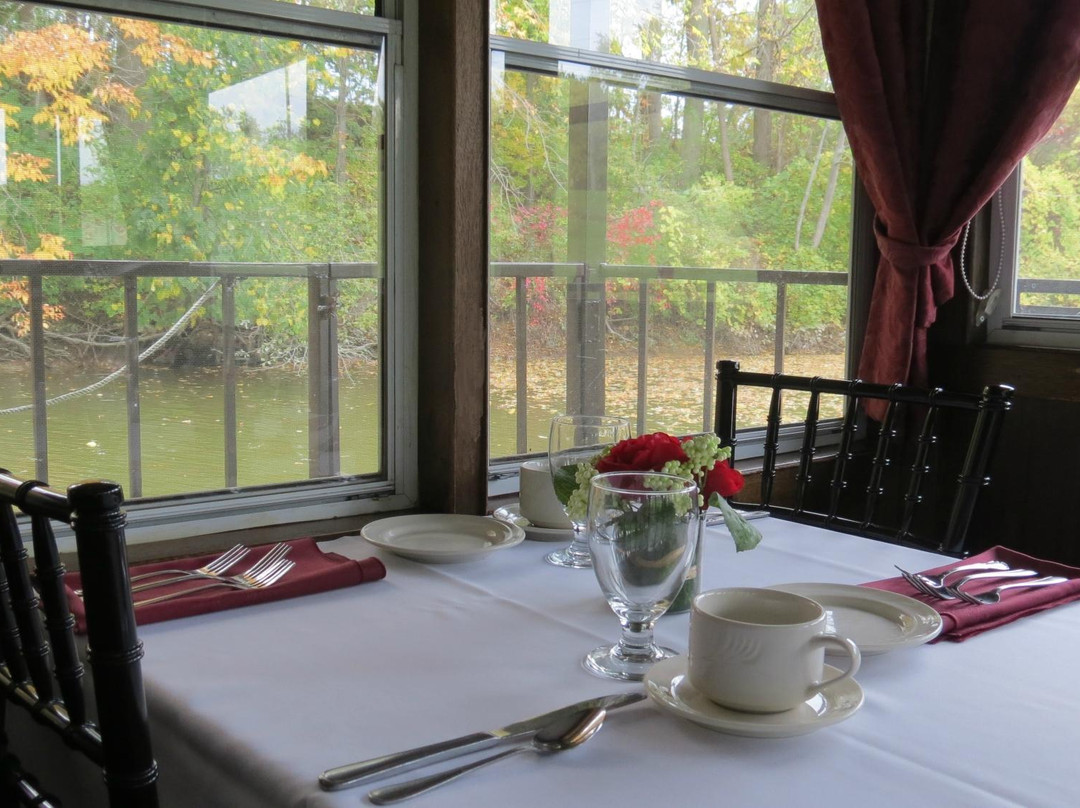 Grand River Dinner Cruises景点图片