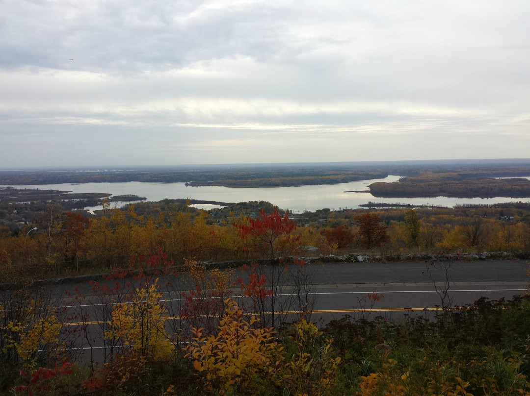 Thompson Hill Information Center-德卢斯必去景点