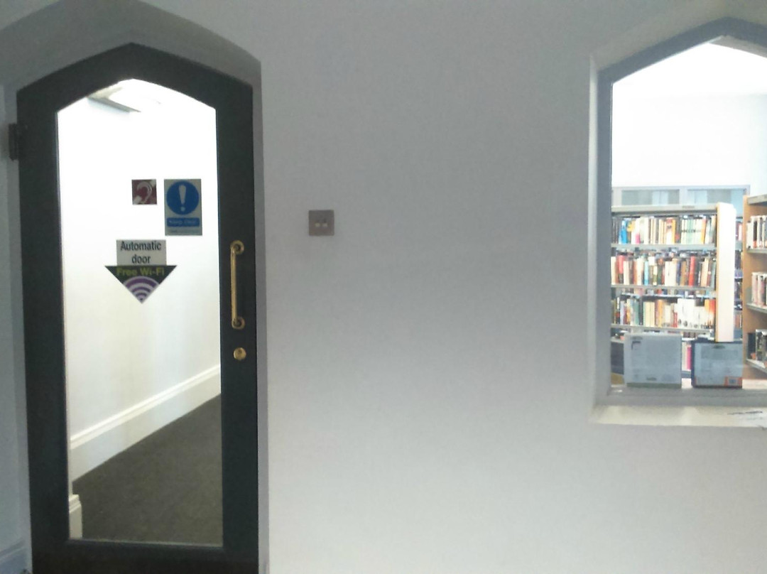Holywood Library-霍利伍德必去景点