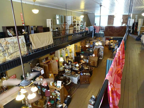 American Classic Antique Mall-穆尔斯维尔必去景点