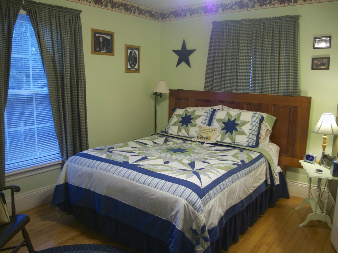 The Shirlie House Bed and Breakfast主图