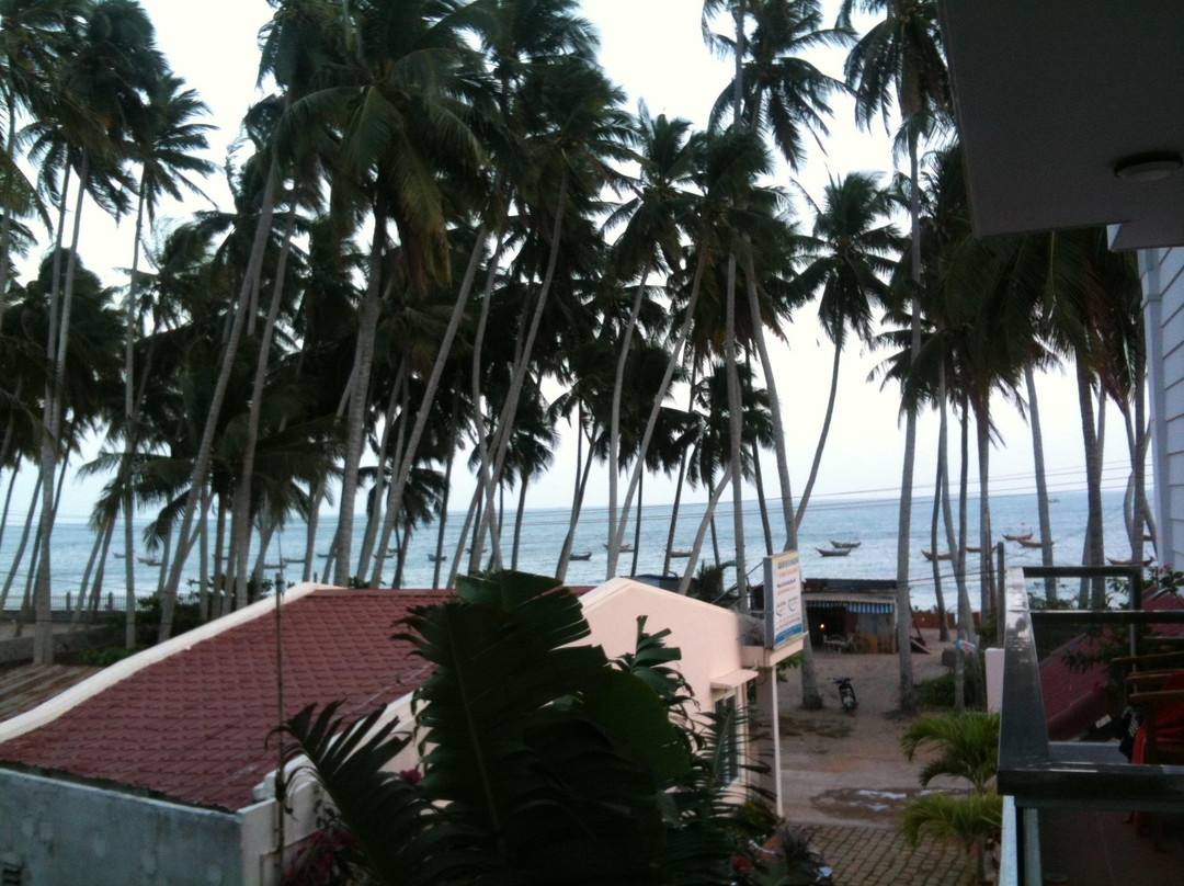 日出乡村酒店主图