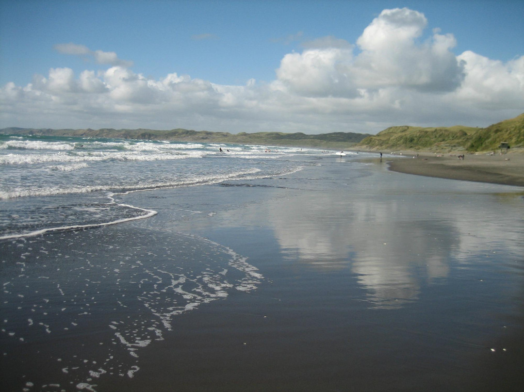 Ngarunui Beach景点图片