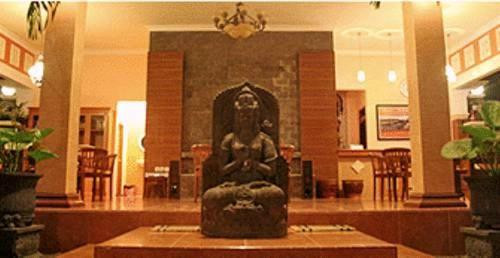 帕特里亚花园酒店主图