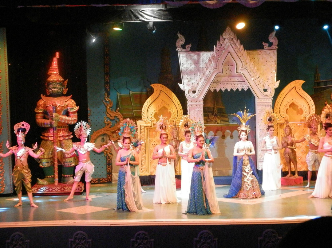 曼波人妖秀-曼谷必去景点