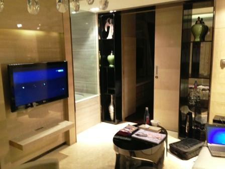 洲至奢选上海静安THE ONE套房酒店主图