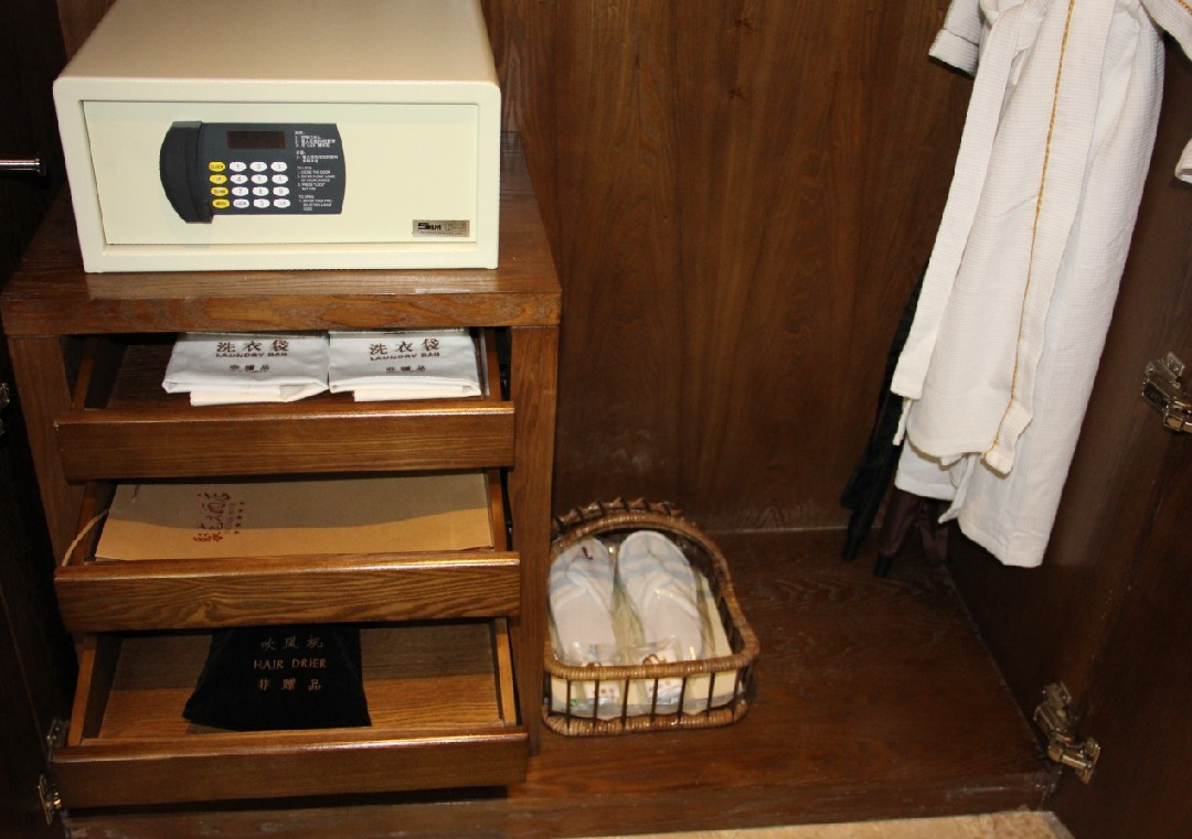 聚龙大酒店主图