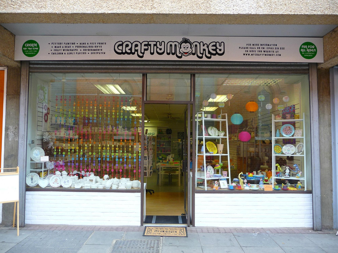 Crafty Monkey Pottery Studio景点图片