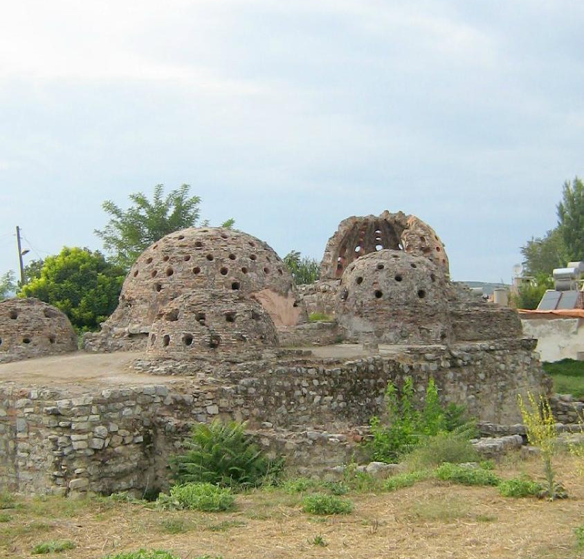 Ruins of an Old Hamam-塞尔丘克必去景点