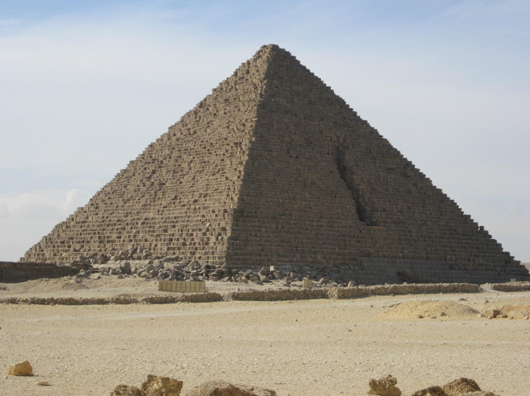 Pyramid of Menkaure-吉萨必去景点