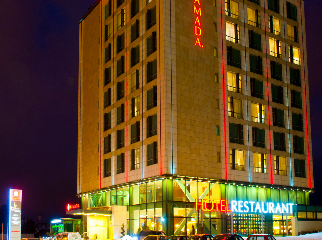 华美达布拉索夫酒店