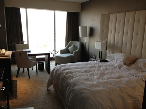 上海皇廷国际大酒店主图