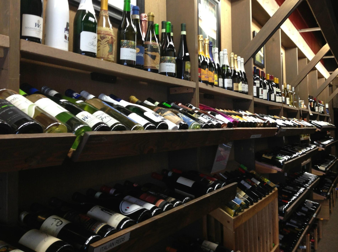 MarCellar's Vintage Wine and Brews