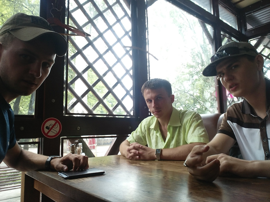 Toretsk餐馆和美食-Beerloga Pub