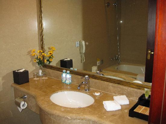 美泉宫饭店主图