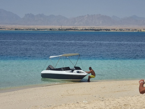 Adam's Tours-赫尔格达必去景点