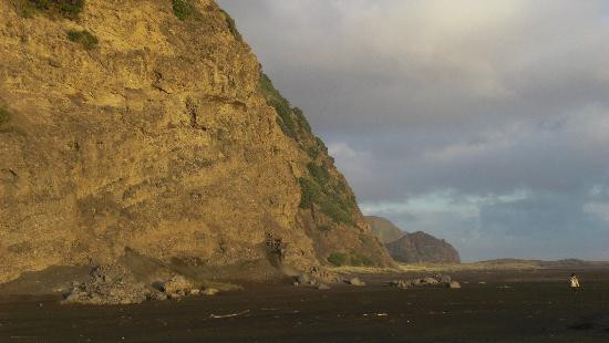 Karekare Beach-奥克兰必去景点