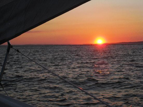 Witch of Endor Sailing Charters-Vineyard Haven必去景点