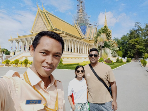 Sina's Tuk-Tuk or Van Driver & Guide Service-金边必去景点