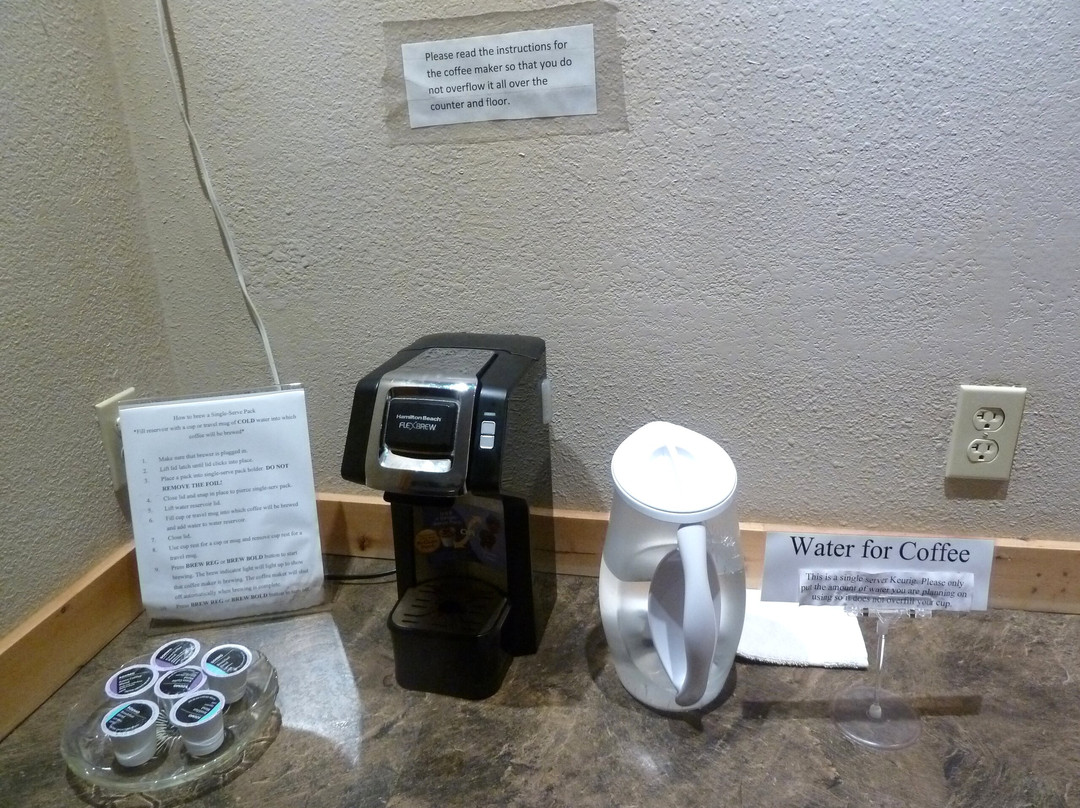 Timber Lodge Inn主图