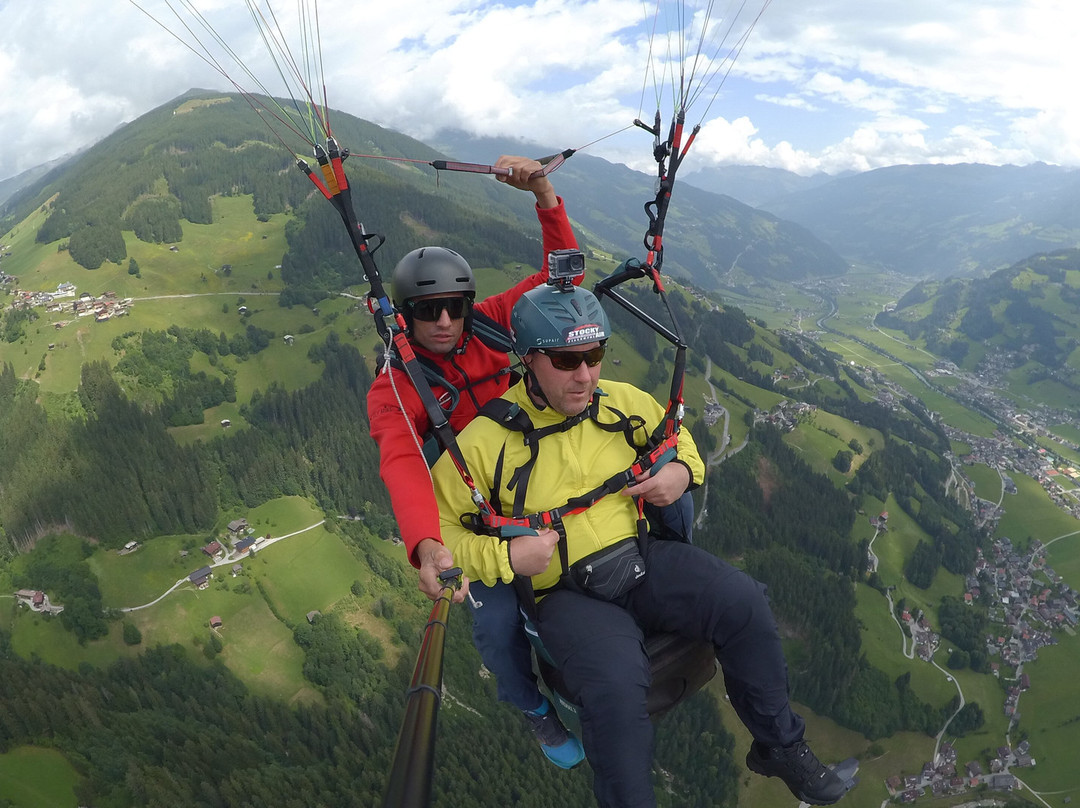 Stocky Air Paragliding景点图片