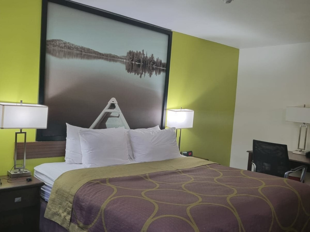 Super 8 by Wyndham Brockville主图