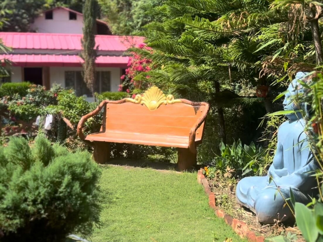 The Village Retreat主图