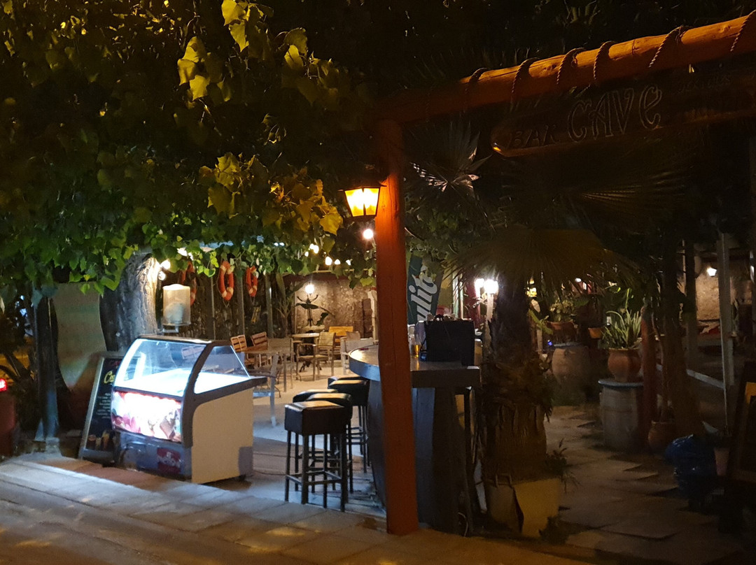 Cave Bar - Ponti Vasiliki-Vasiliki必去景点