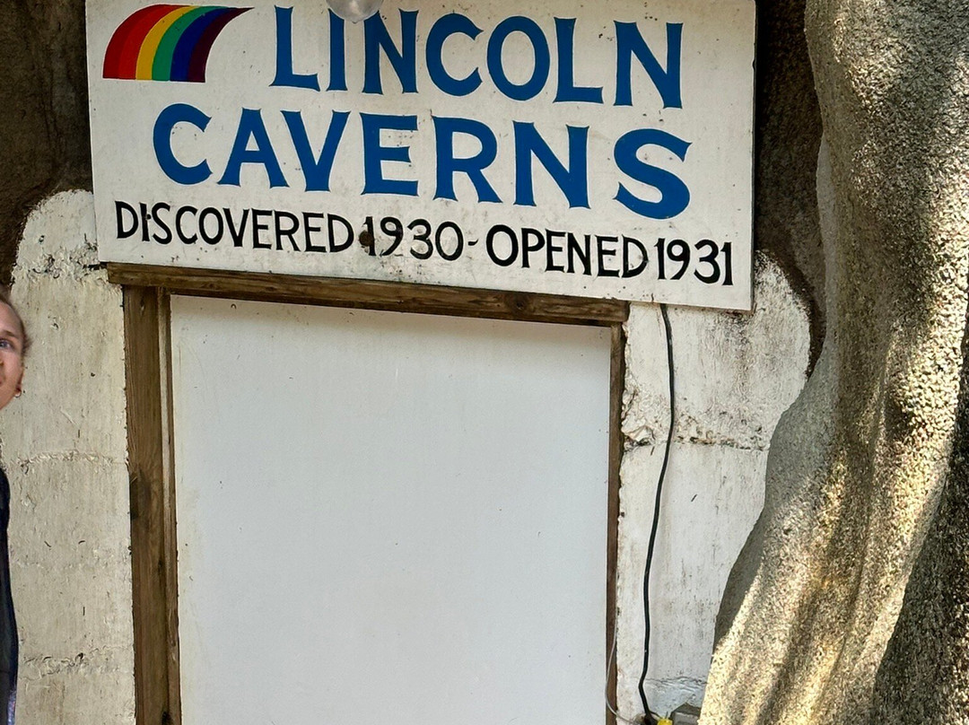 Lincoln Caverns and Whisper Rocks景点图片