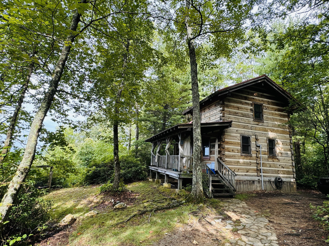 Fiddler's Roost Bed & Breakfast Cabins主图