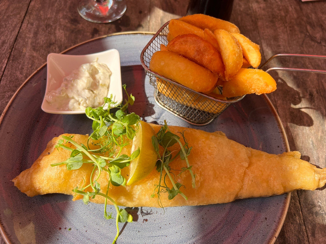 The Fox & Hounds Hotel主图