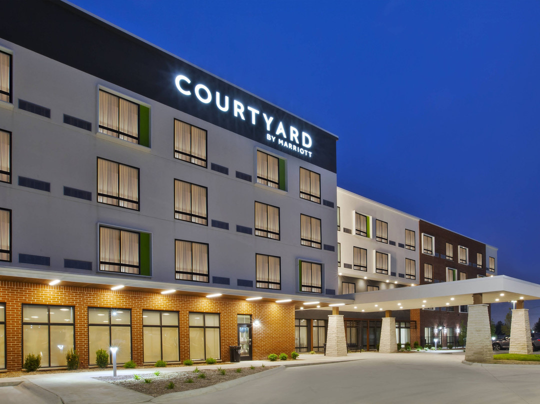 Courtyard by Marriott St. Joseph Benton Harbor主图