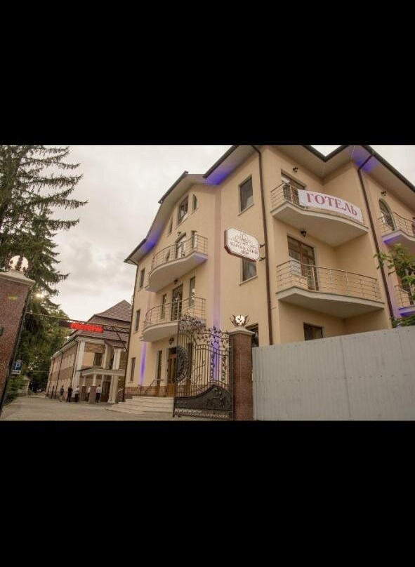 Hotelʹ Baronsʹkyy Dvir