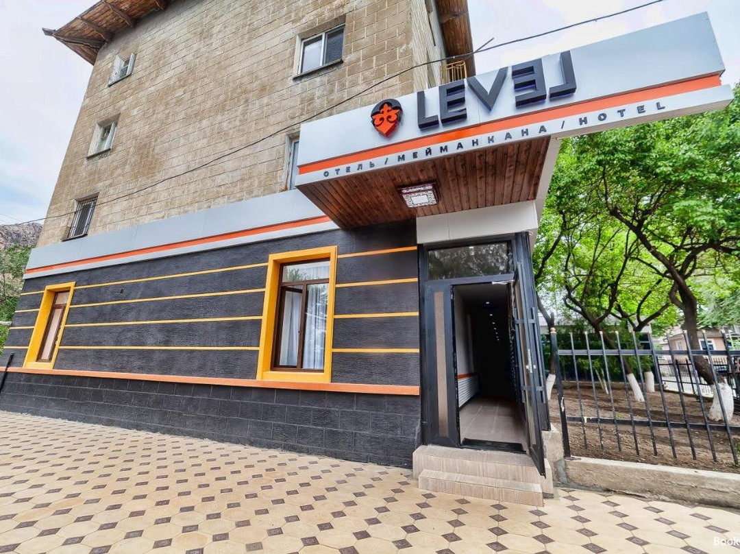 Level Hotel主图