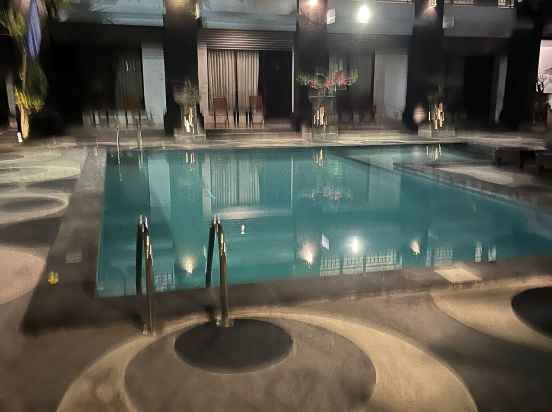 镭射水疗中心酒店主图