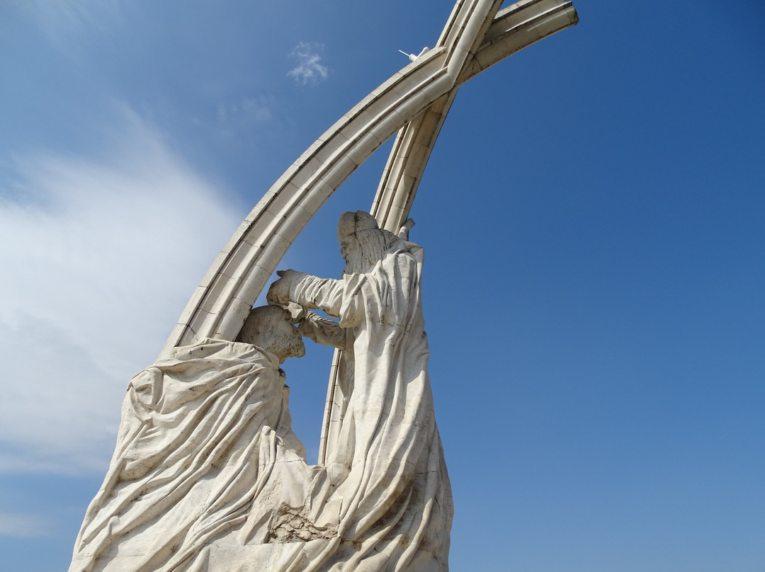 Statue of King Saint Stephen-埃斯泰尔戈姆必去景点