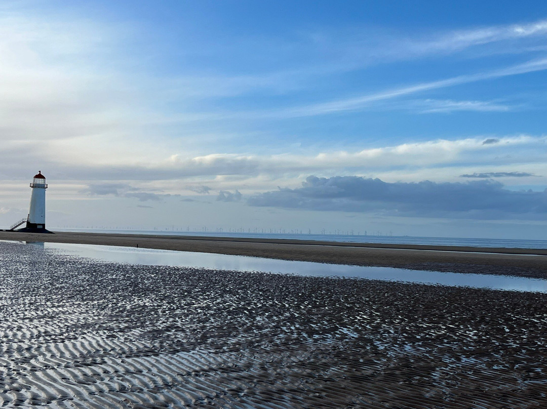 Talacre Beach景点图片