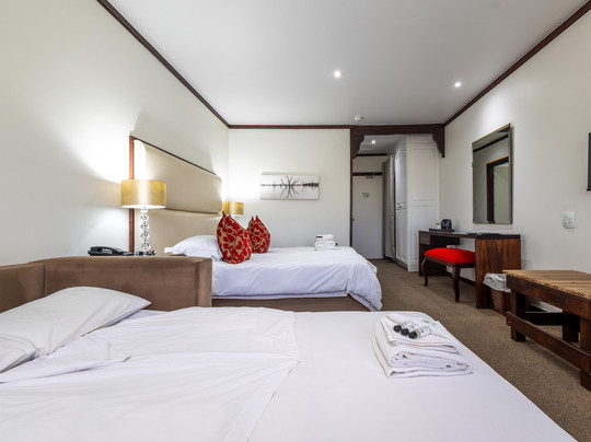 Knysna Log-inn Hotel