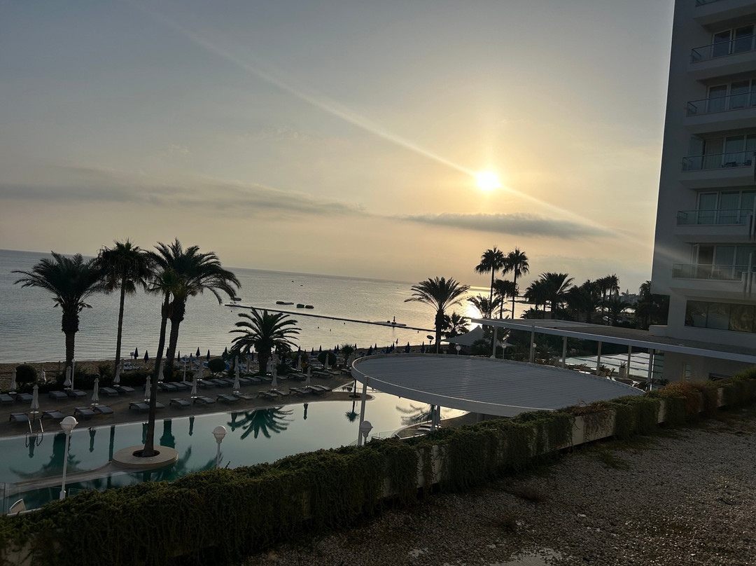 Sunrise Beach Hotel主图